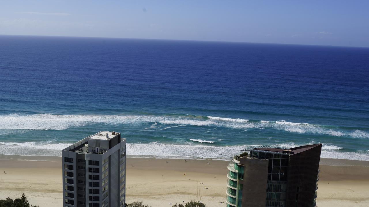 Private Apartment With Ocean Views At Q1 Resort Gold Coast Esterno foto