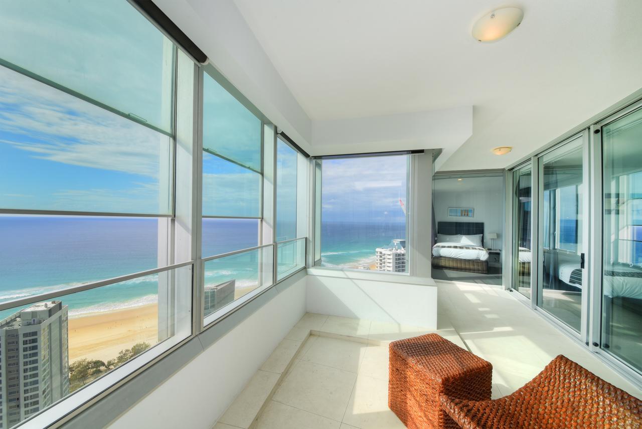 Private Apartment With Ocean Views At Q1 Resort Gold Coast Esterno foto