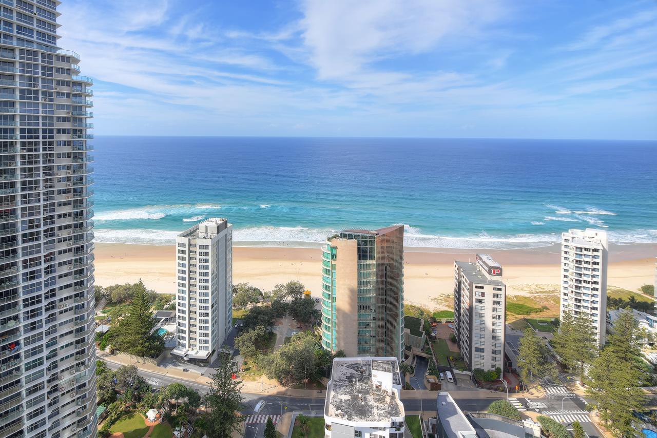 Private Apartment With Ocean Views At Q1 Resort Gold Coast Esterno foto