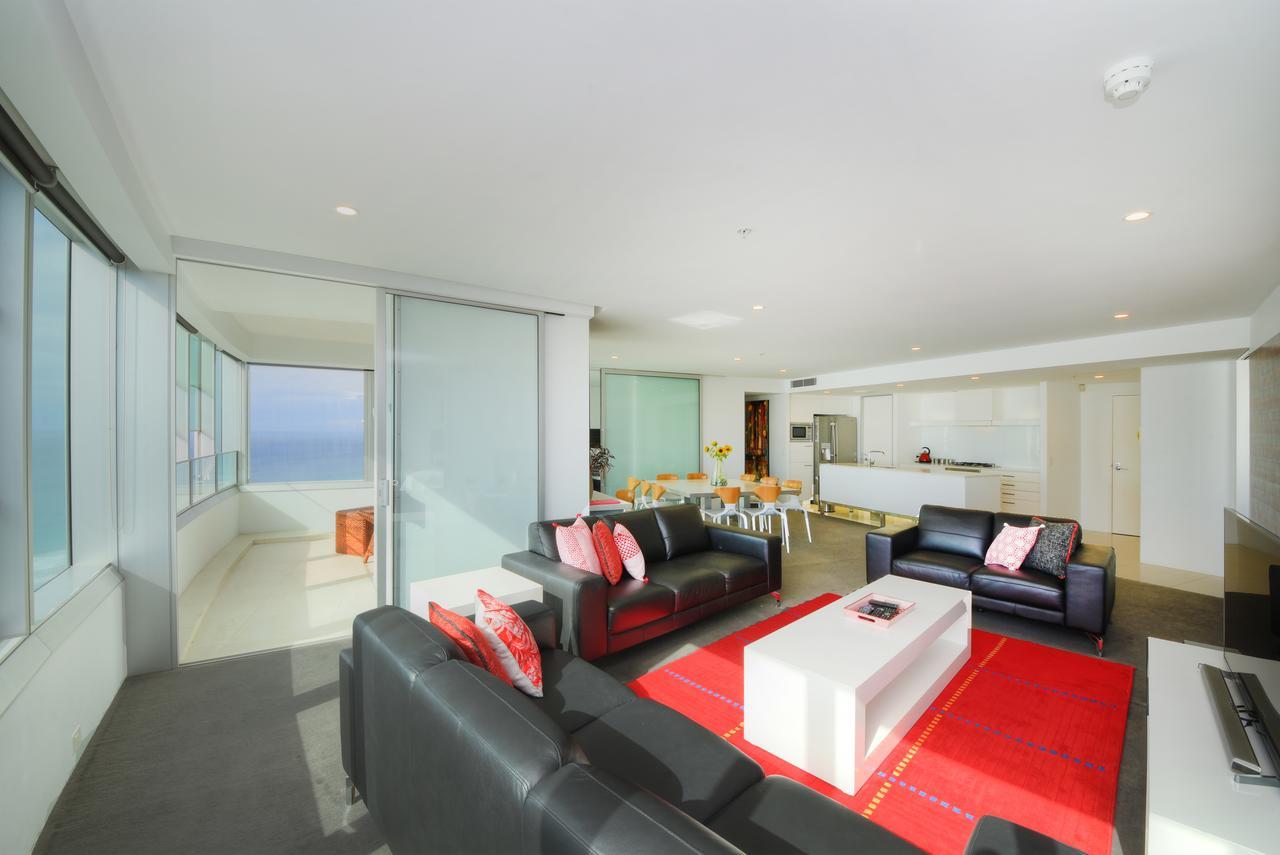 Private Apartment With Ocean Views At Q1 Resort Gold Coast Esterno foto