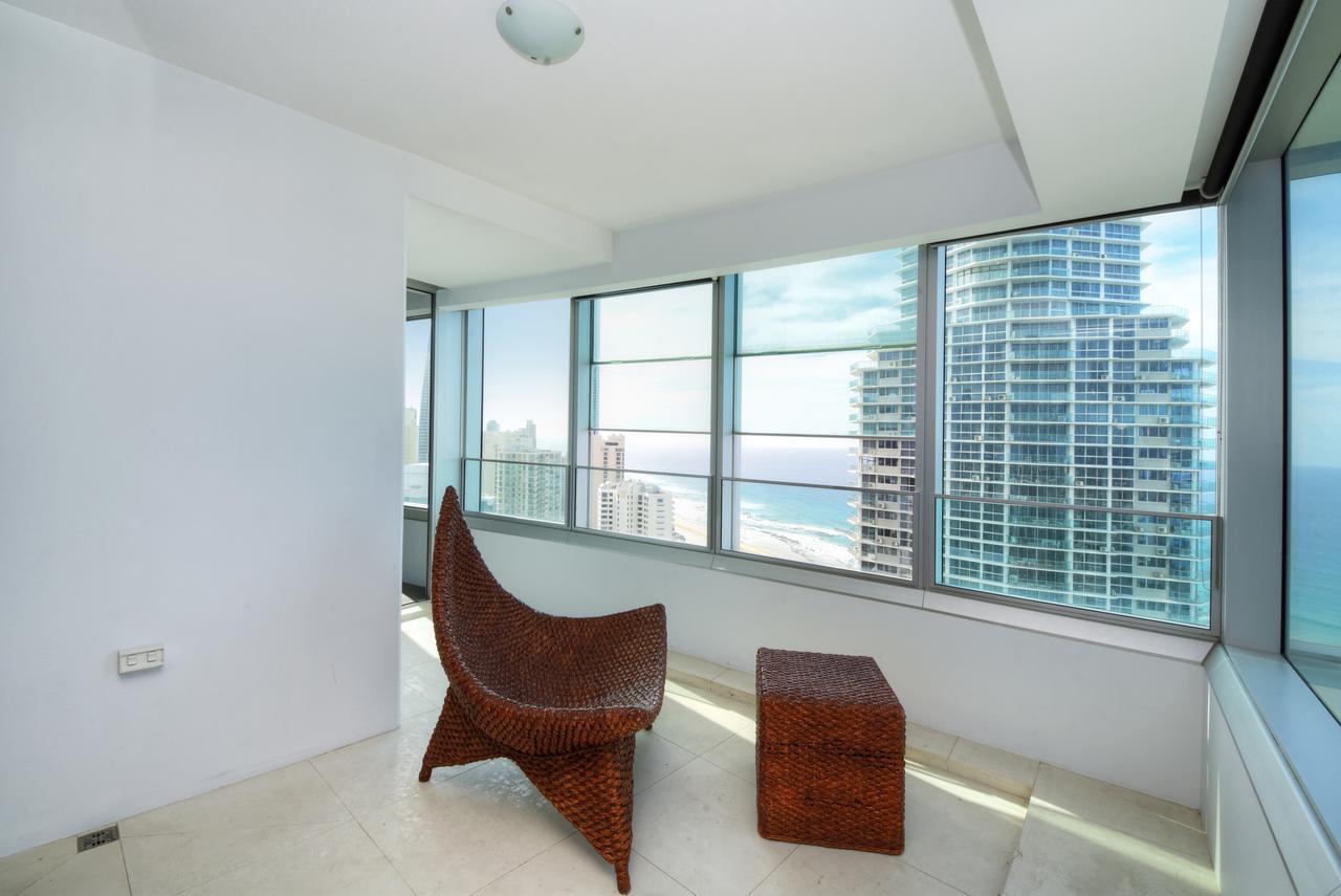 Private Apartment With Ocean Views At Q1 Resort Gold Coast Esterno foto