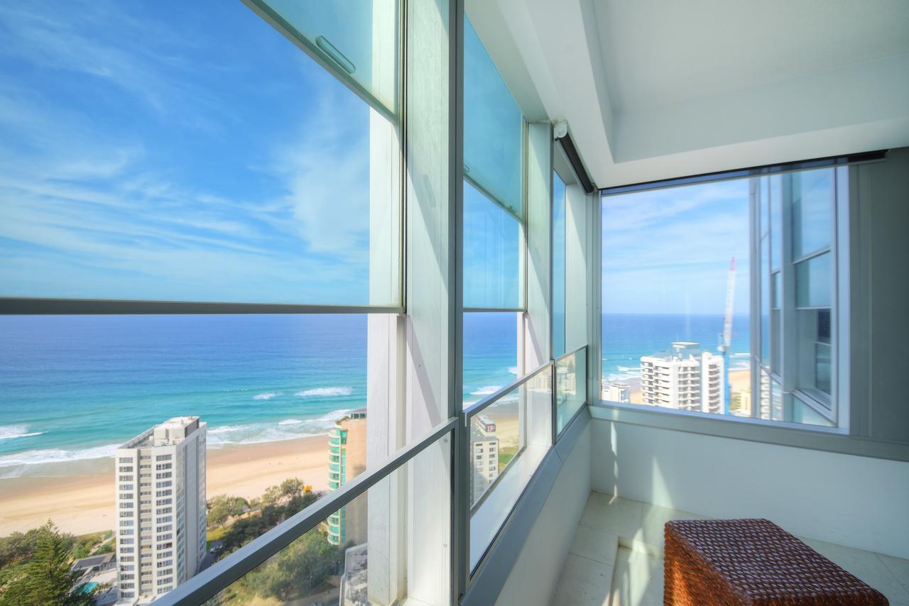 Private Apartment With Ocean Views At Q1 Resort Gold Coast Esterno foto