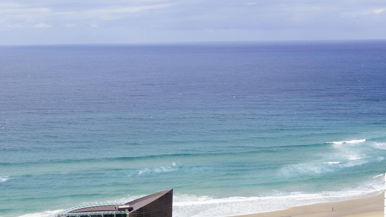 Private Apartment With Ocean Views At Q1 Resort Gold Coast Esterno foto