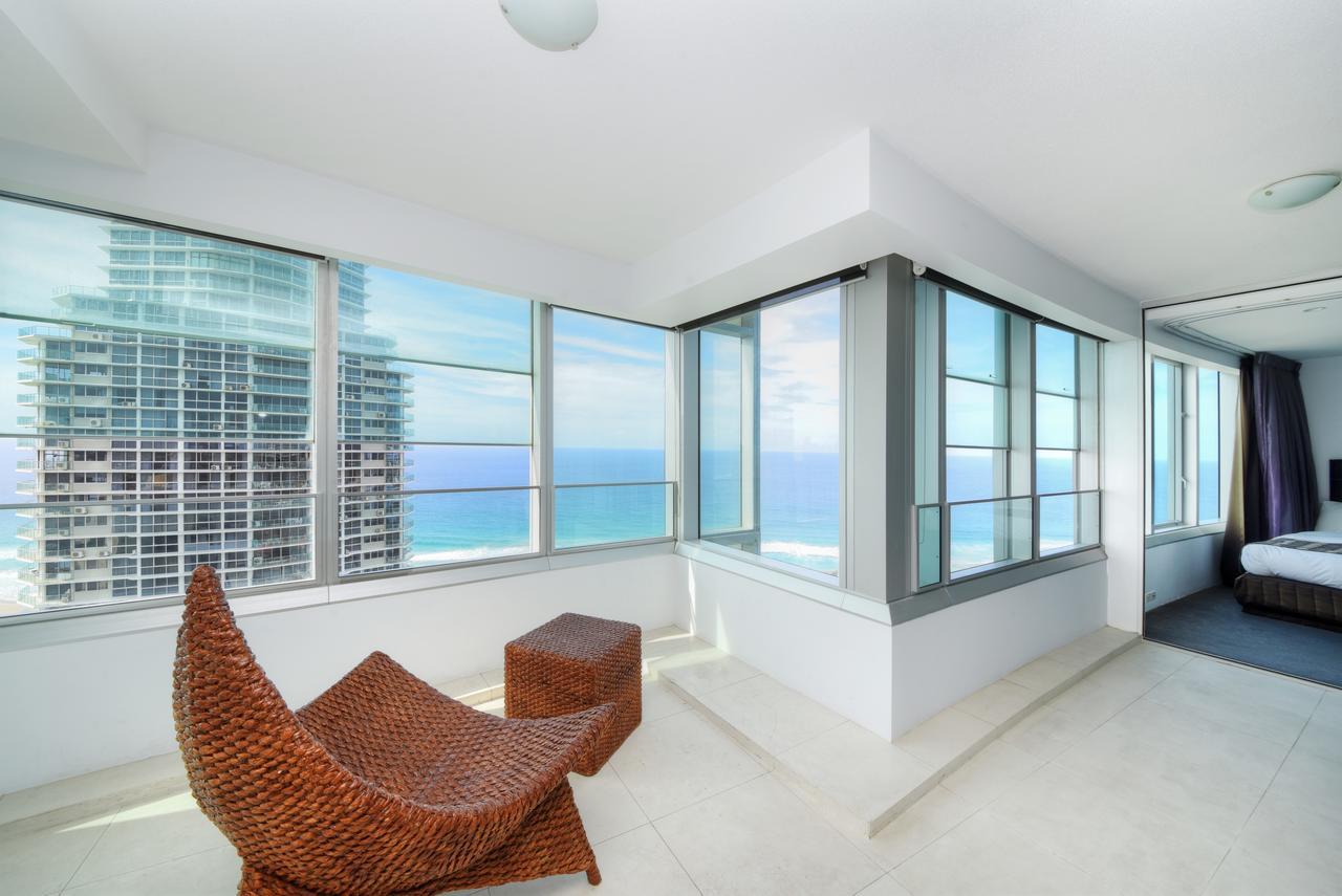 Private Apartment With Ocean Views At Q1 Resort Gold Coast Esterno foto