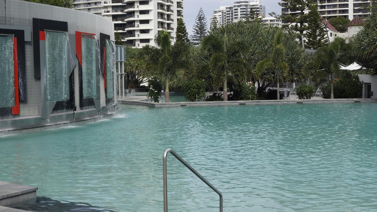 Private Apartment With Ocean Views At Q1 Resort Gold Coast Esterno foto