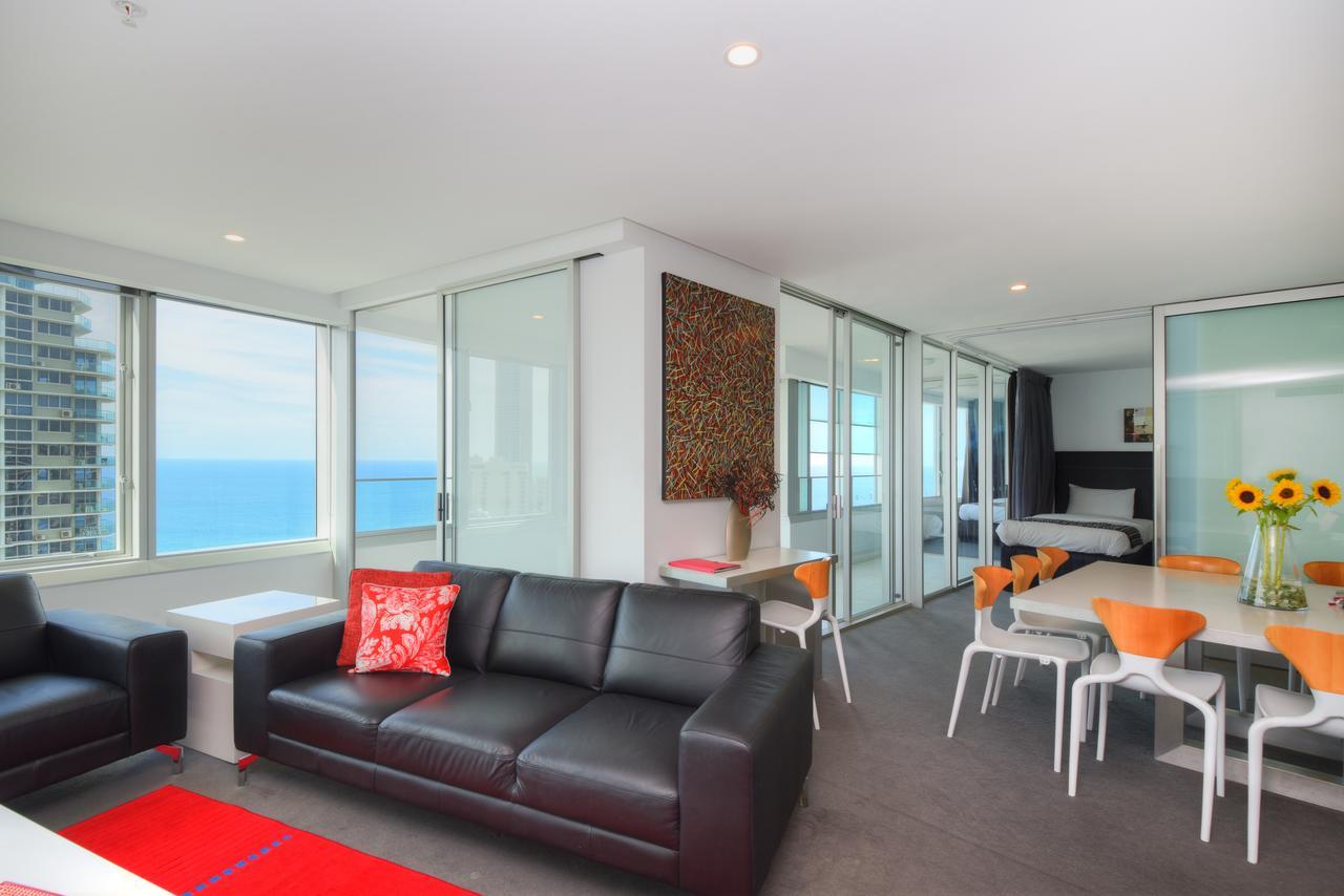 Private Apartment With Ocean Views At Q1 Resort Gold Coast Esterno foto